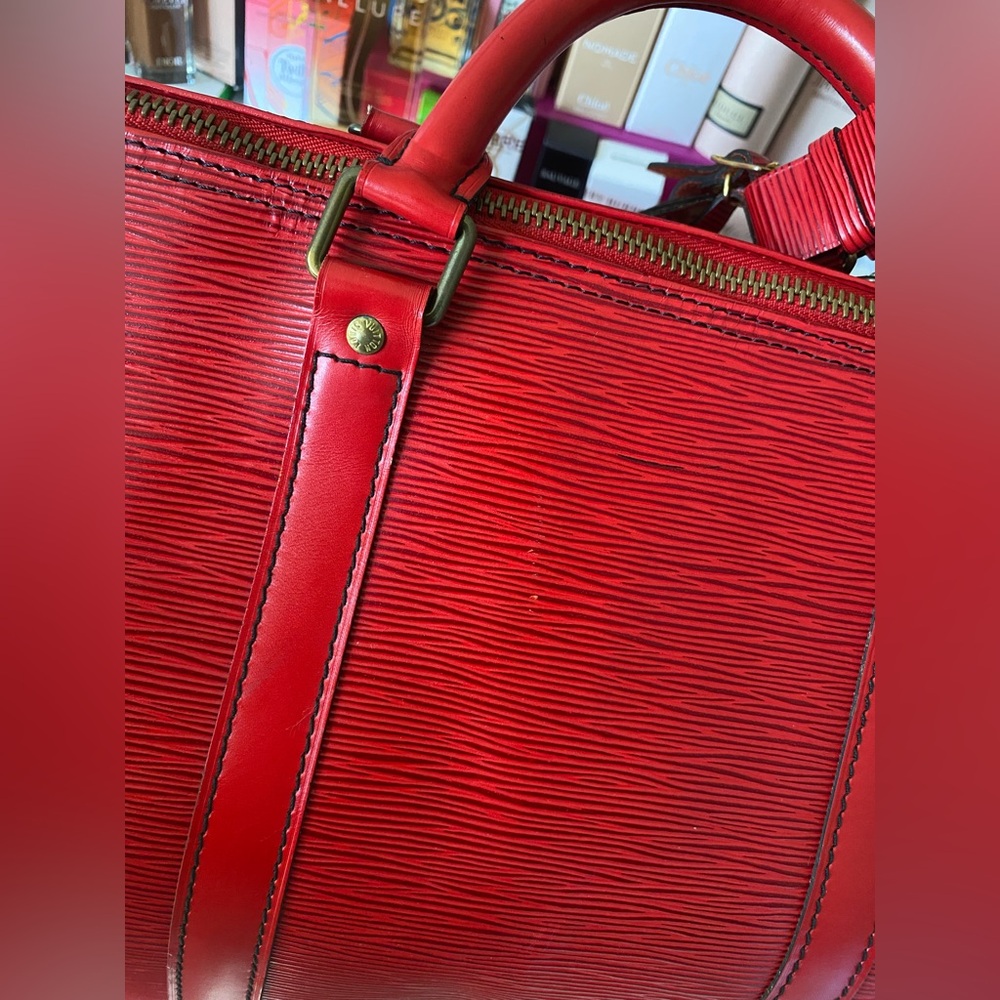 LOUIS VUITTON 'KEEPALL 60' RED EPI DUFFLE BAG - Picture 13 of 15